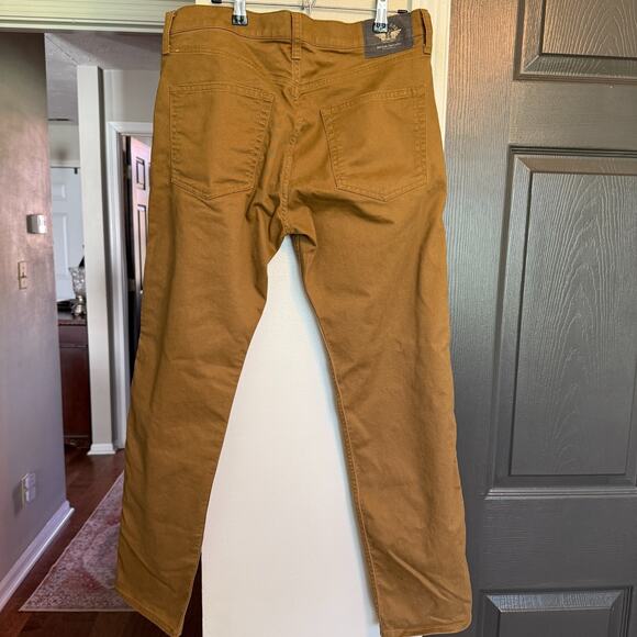 Dockers Mens 31 Slim Brown All Season Tech Jeans Stretch Timeless Casual - Picture 2 of 16